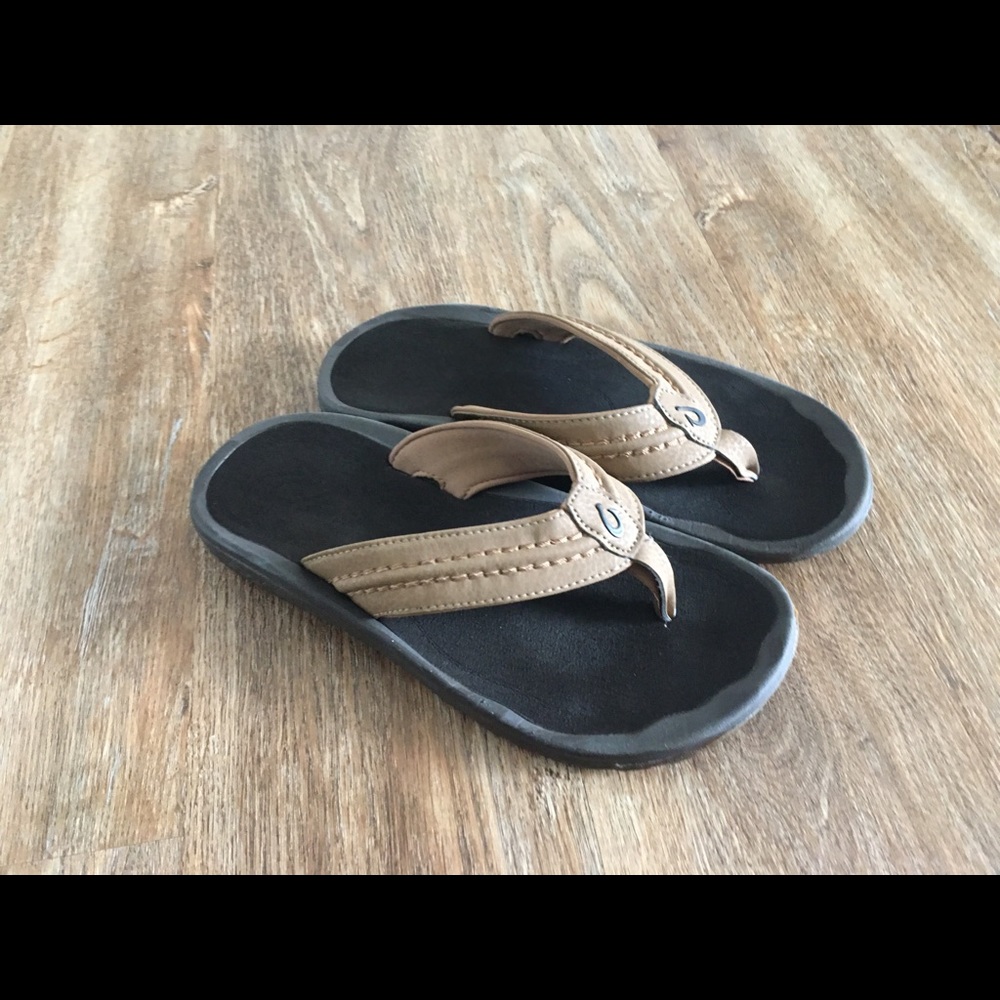 Olukai Men’s Sandals-size 7, fits like an 8